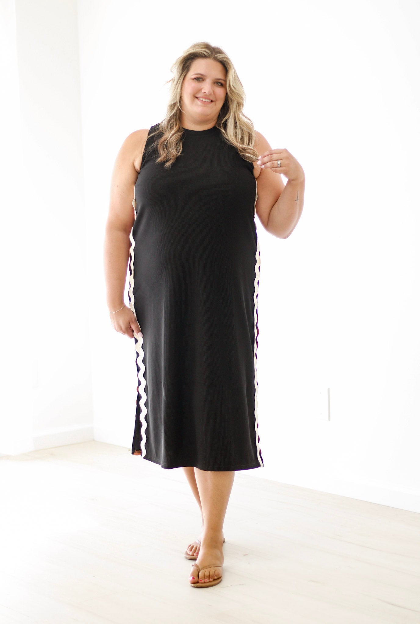 So Chic Black Maxi Dress