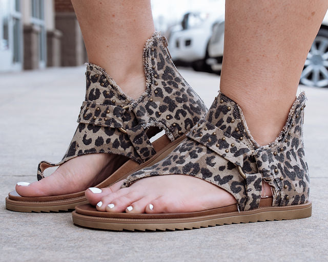 Retro leopard best sale zip flip flops